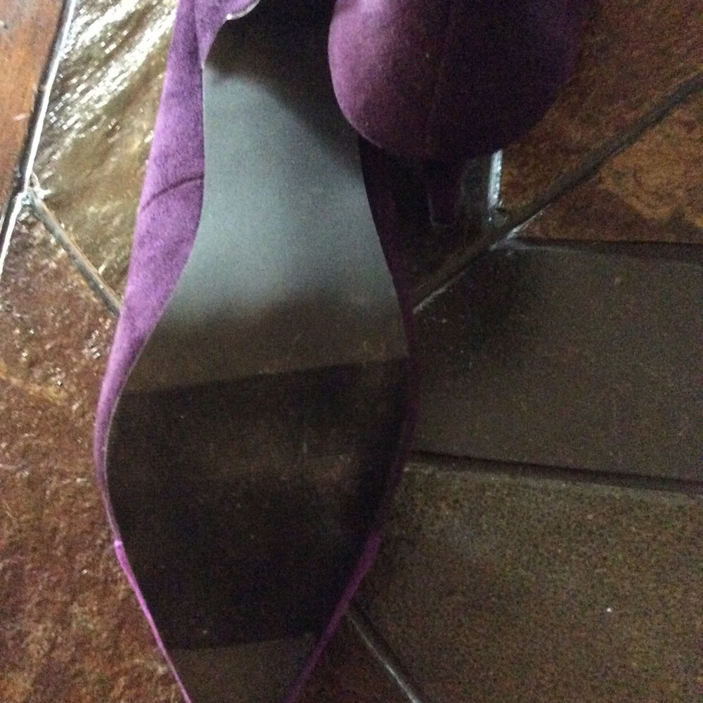 Mario Adomo Purple faux suede pumps. Size 8.5 - Picture 6 of 6